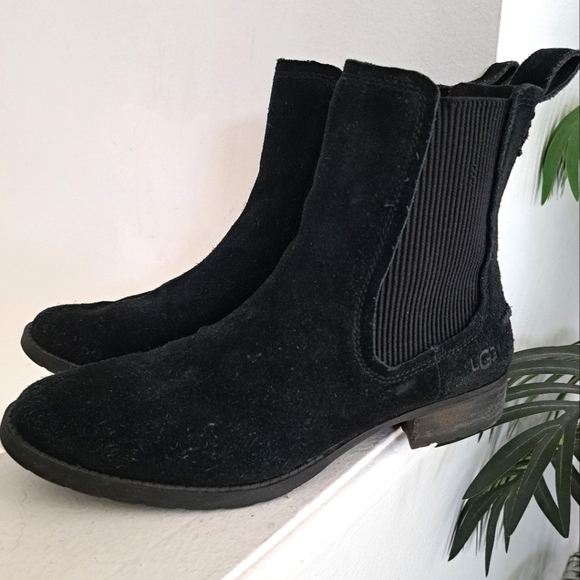 UGG Shoes - UGG Ankle Boots Hillhurst II Chelsea Black Suede Waterproof Women's Size  7